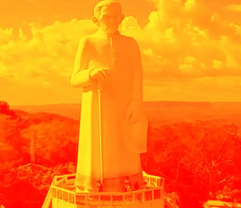 Estátua de Padre Cícero, no Cariri.