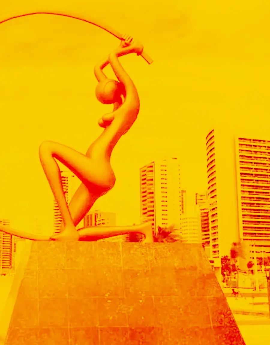 A estátua da Iracema Guardiã, na beira-mar de Fortaleza.